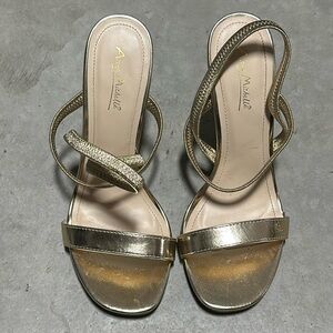 Anne Michelle gold heel shoes / Size 8.5 / Aa-7